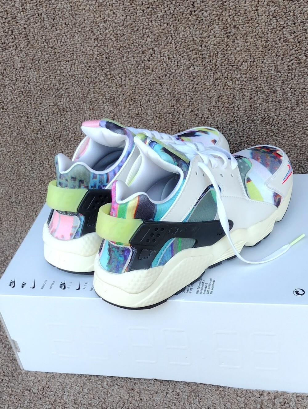 Nike Nike Air Huarache SE Multi Color / White Phantom DX3264-902 Women's Size 8 - Picture 6 of 8